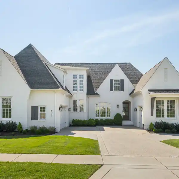 THOUGHTFUL DESIGN BLENDING LUXURY AND FUNCTIONALITY