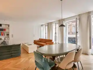 Bright Renovated Apartment in Historic Marais District