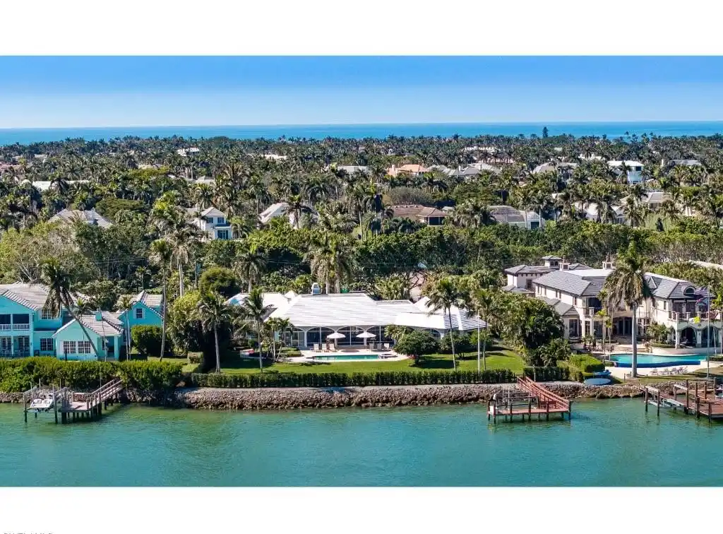 An Unparalleled Setting for a Waterfront Residence