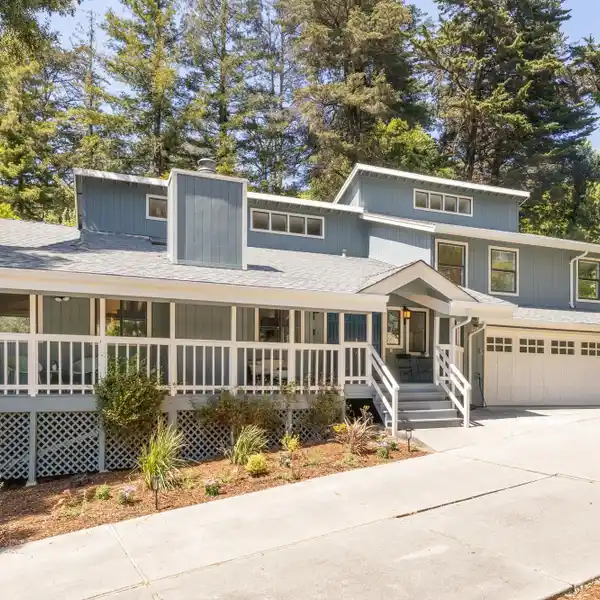 UPDATED GEM IN THE REDWOODS OF MONTCLAIR