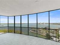 BAYSIDE END-UNIT IN A NEW TOWER