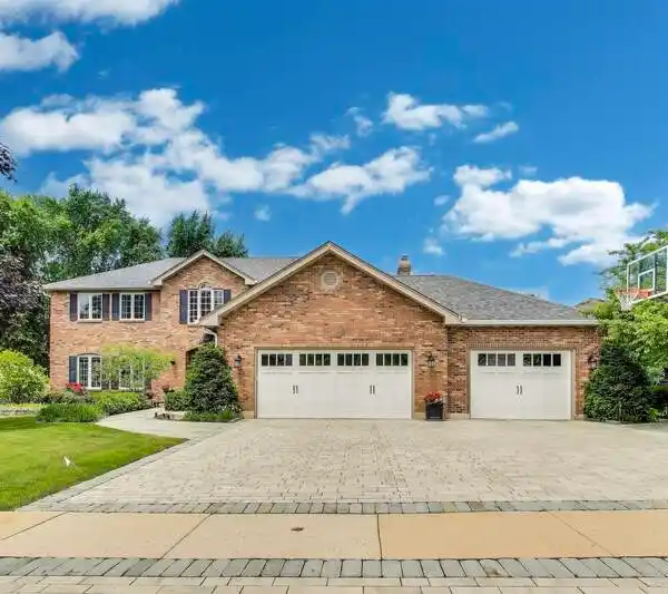STATELY BRICK HOME IN INTERLAKEN RIDGE