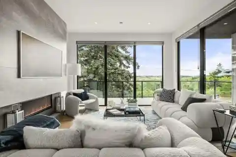 Modern Masterpiece Overlooking the Winston Golf Club