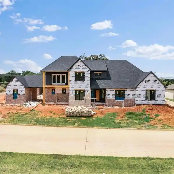 NEW CONSTRUCTION IN THE OAK TREE WEST GOLF COMMUNITY