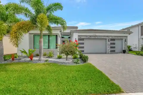 Modern Luxury in This Single Story Beauty