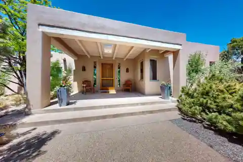 Contemporary Home in a Perfect Location