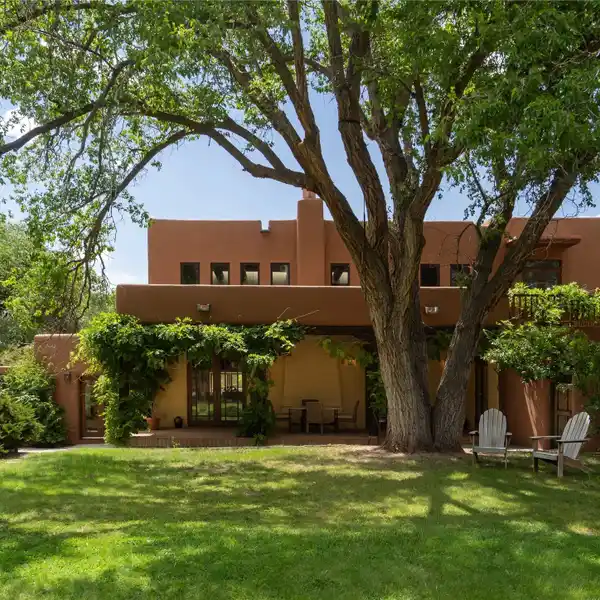 SPECIAL OPPORTUNITY IN COVETED SOUTH CAPITOL