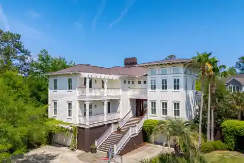 Flexible Living in a Convenient Location