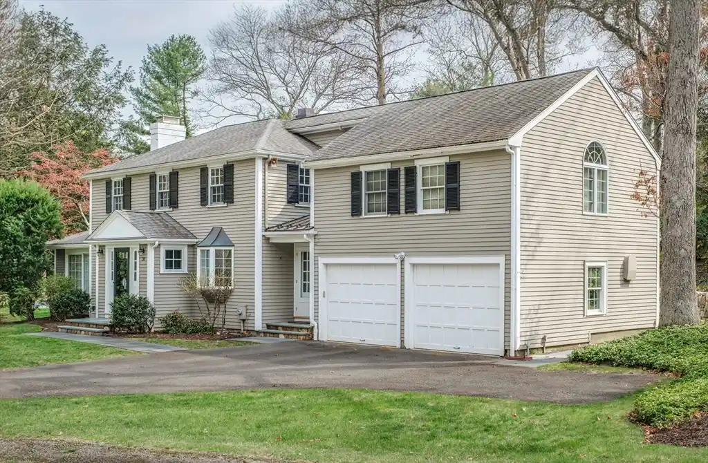 Well-maintained Home in the Coveted Cliff Estates