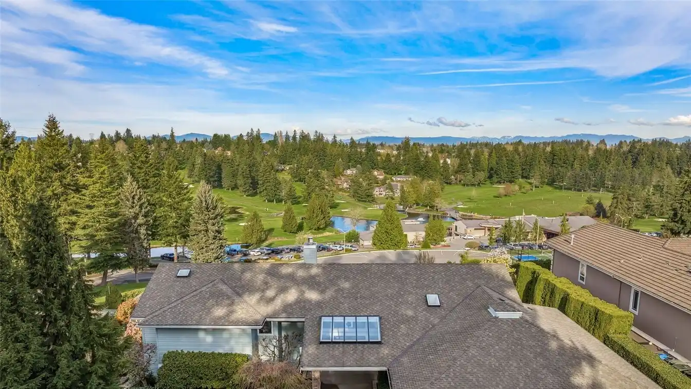 Exclusive Living in Meridian Valley Country Club