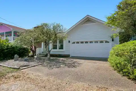 Renovated Cottage Steps to Ocean Access