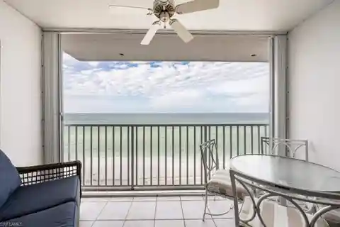 Beautiful Top-floor Condo in the Prestigious Naples Continental Club