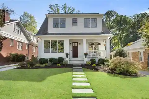 Craftsman Retreat Featuring Gourmet Kitchen and Banquette Seating