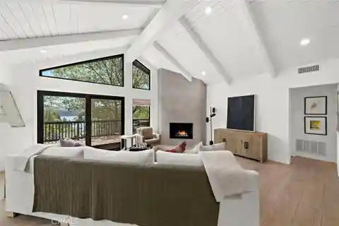 Modern Upgrades with Timeless Lodge-Style Charm