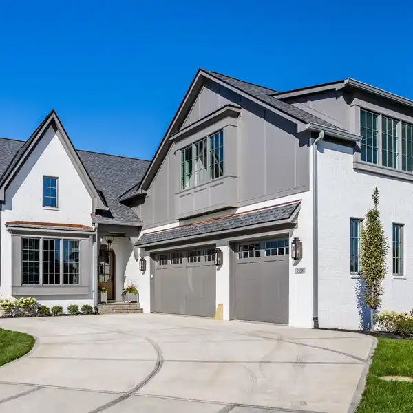 AN HEIRLOOM HOME OF ENDURING SOPHISTICATION