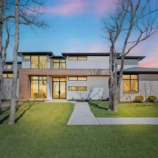 EXQUISITE WILLOWTREE CUSTOM HOME