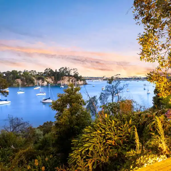 WATERFRONT HAVEN WITH DIRECT HARBOUR ACCESS