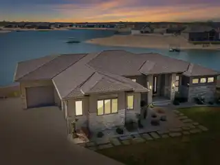 Beautiful Lakefront Masterpiece