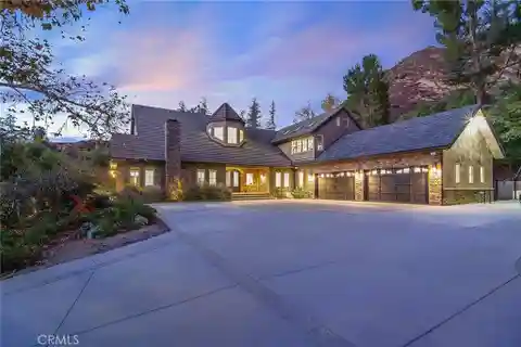 Extraordinary Home in Exclusive Paramount Ranch Estates