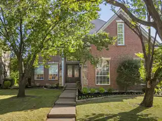 Bright and Open Home in Hackberry Creek