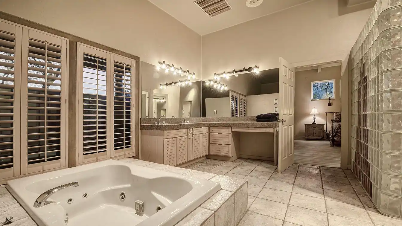 Exceptional Residence in the Prestigious Alta Vista Community