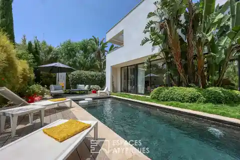 Contemporary Villa in Harmony with Nature