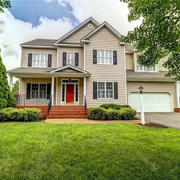 STUNNING FAMILY HOME IN GLEN ALLEN