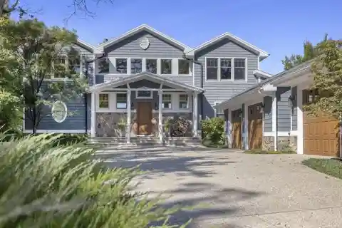 Refined Cape Cod-Inspired Lakefront Residence