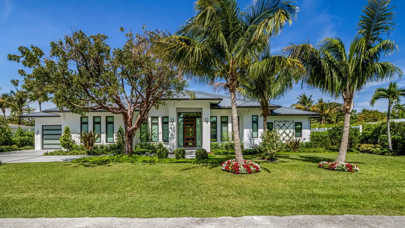 Coastal-contemporary Delray Beach Residence