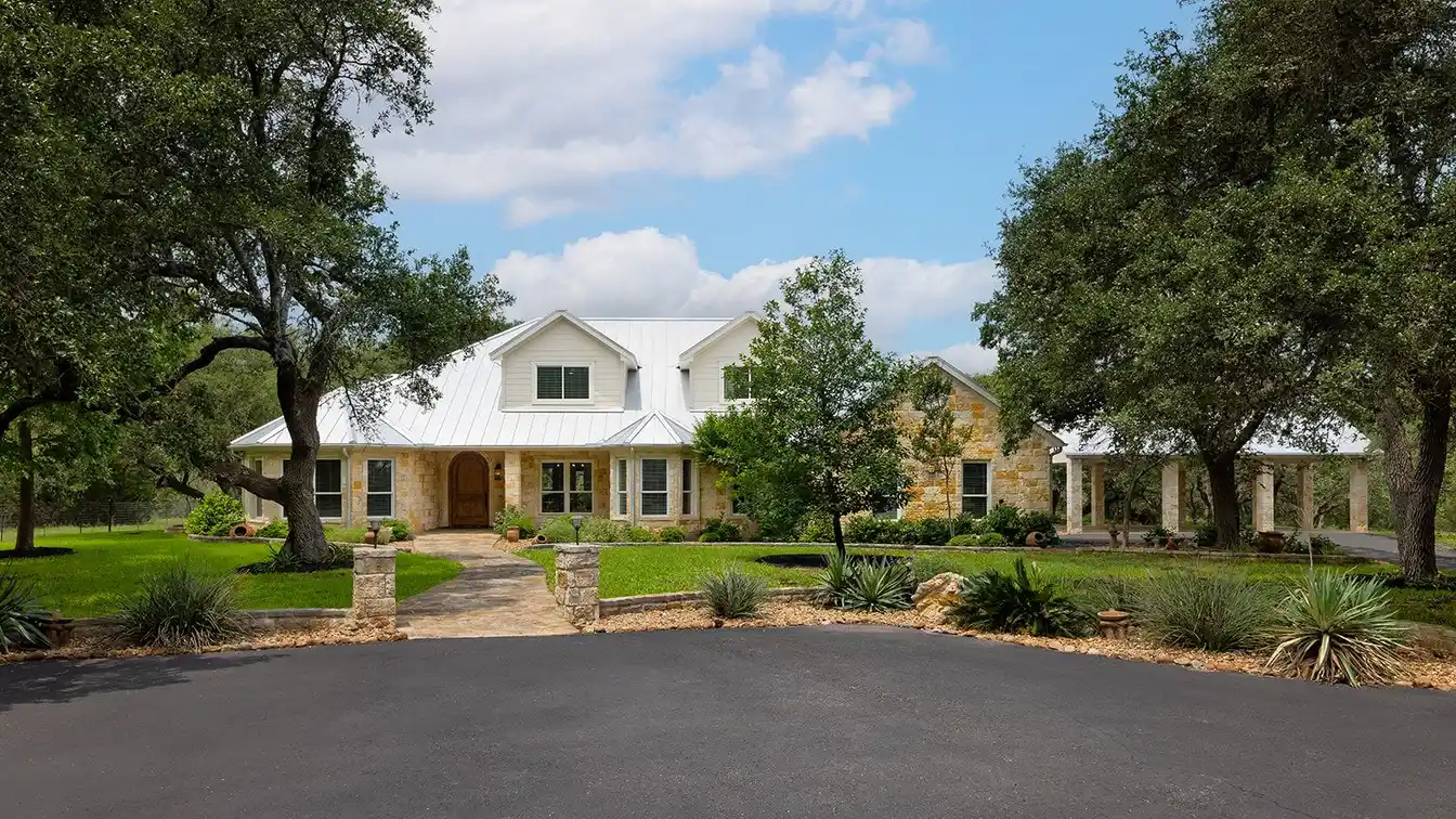 Beautiful Home Plus Guest House on over 17 Acres