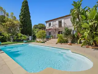 Private South-Facing Home Near the Sea