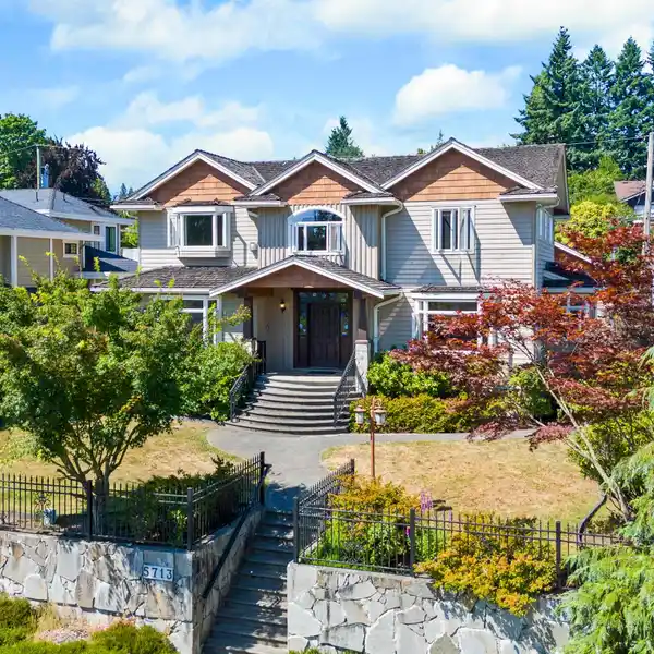 CUSTOM-BUILT HOME IN DEER LAKE PLACE