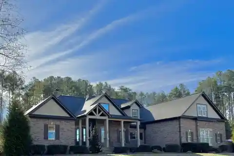 Oasis in a Beautiful Waterfront Neighborhood