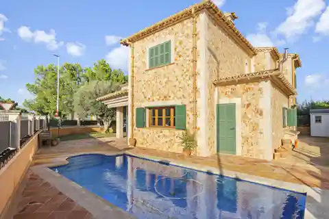Well-Kept Mediterranean Villa