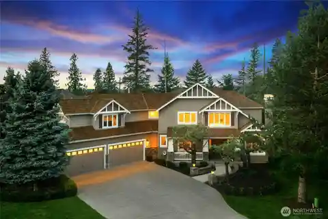 Sophistication Meets Comfort in Aldarra Estates