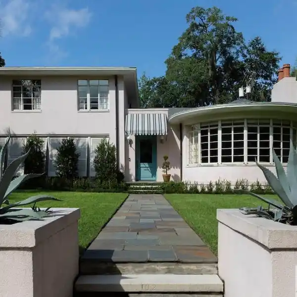 INTERNATIONAL STYLE ARCHITECTURAL MASTERPIECE