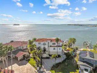 Elegant Home with Expansive Gulf-front Views