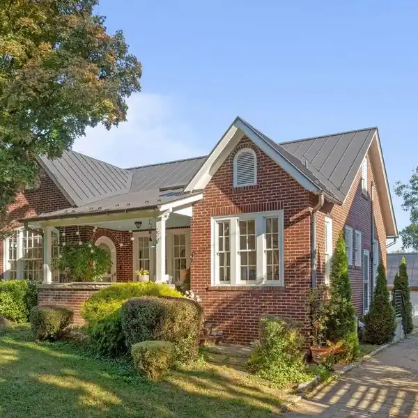 RARE 1930 COTTAGE WITH EXQUISITE UPDATES