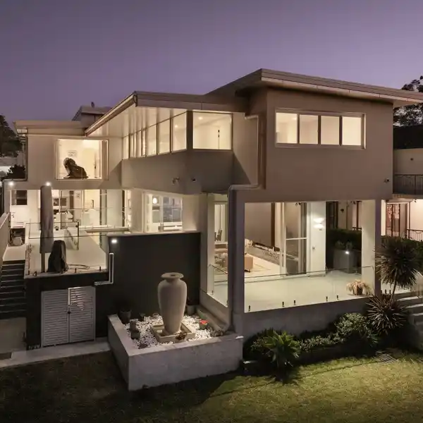 LANDMARK RESIDENCE WITH CONTEMPORARY PRESTIGE
