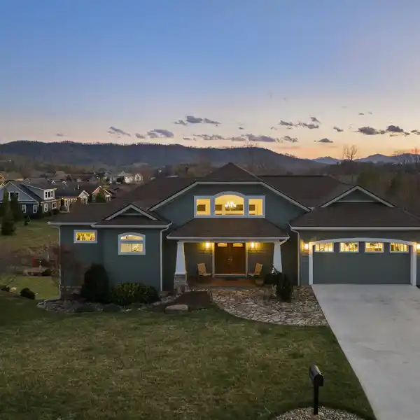 EXQUISITE HOME IN THE REEMS CREEK AREA