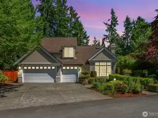 Elegantly Appointed 5-bed Home