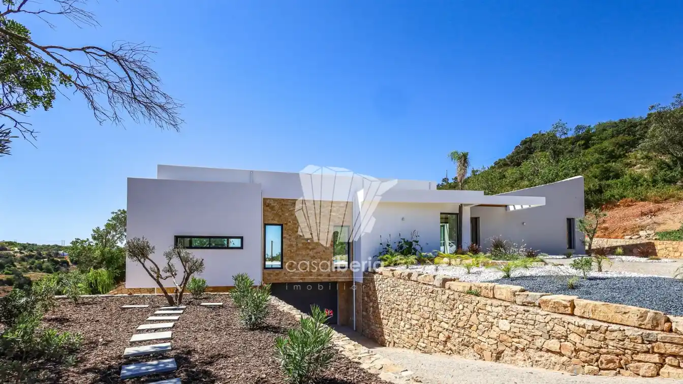 Magnificent Three-bedroom Villa