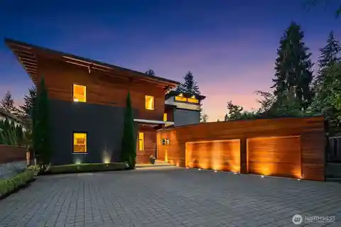 Modern Architectural Masterpiece with Commanding Views