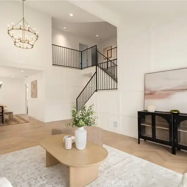 FULLY REMODELED DESIGNER HOME IN NORTHWOOD