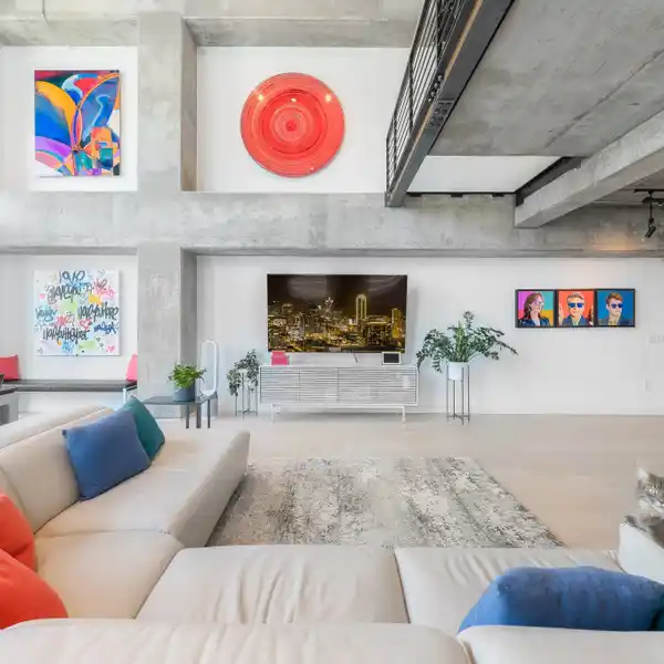 RARE COMPLETELY RENOVATED LUXURY LOFT