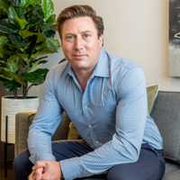 Sean Holmes