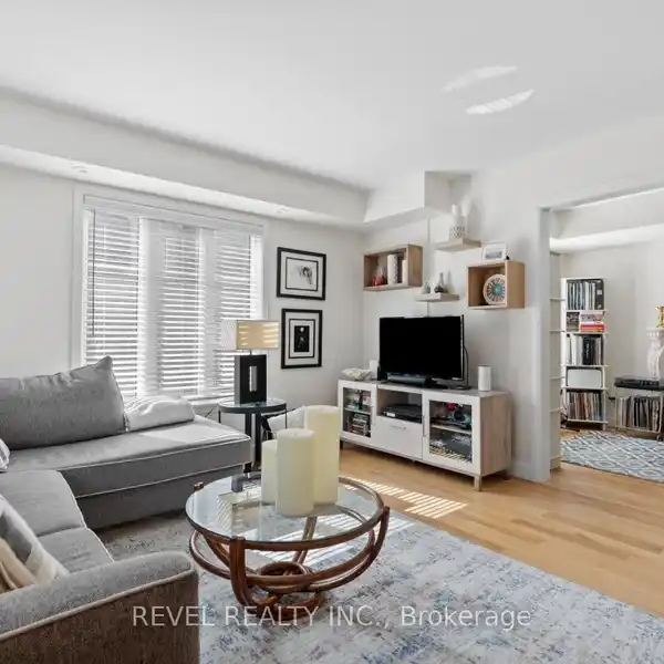 LARGE CORNER UNIT TOWNHOME IN LIBERTY VILLAGE