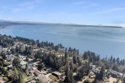 Prestigious Waterfront Estate Property