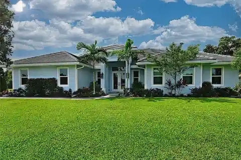 Luxury Meets Livability Near the St. Lucie River