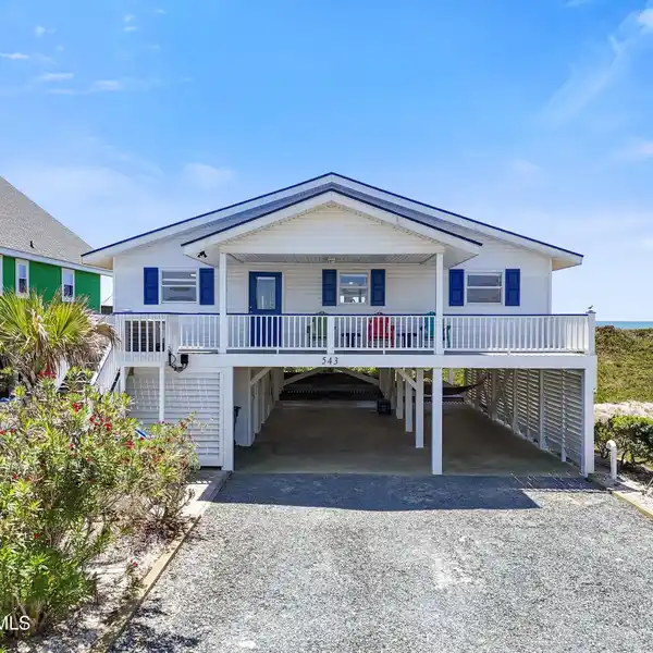 CHARMING OCEANFRONT COTTAGE